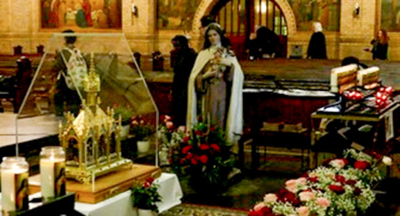 Reliek van Th&eacute;r&egrave;se van Lisieux